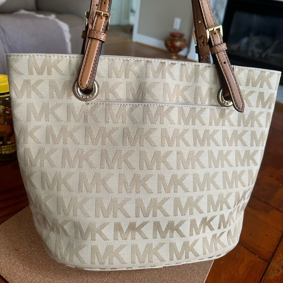 Michael Kors Signature Shoulder/Tote Bag, Brown/Tan/Khaki, EUC - Picture 7 of 9